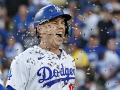 Will Smith e Alex Call ajudam os Dodgers a superar erros na vitória sobre os Giants