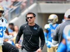 O técnico da UCLA, Bob Chesney, restaura a energia festiva do jogo de primavera dos Bruins