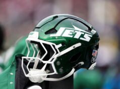 Os Jets estão atrasando a contratação de um QB veterano enquanto esperam para ver o que o novato Cade Klubnik pode fazer