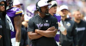 Brian Flores alterará o processo para incluir reivindicações de retaliação sobre questão de arbitragem