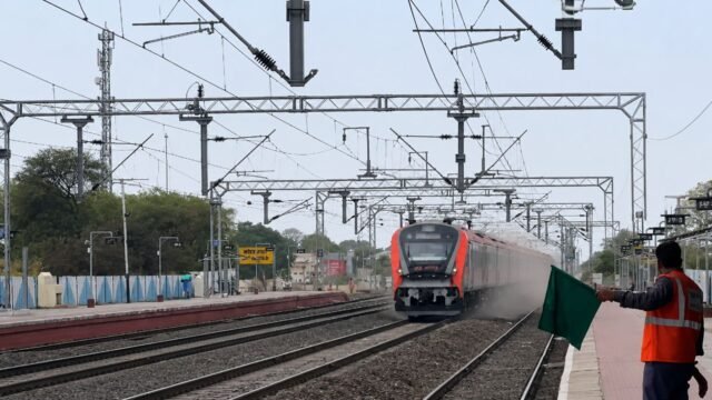 vande-bharat-18-1.jpg